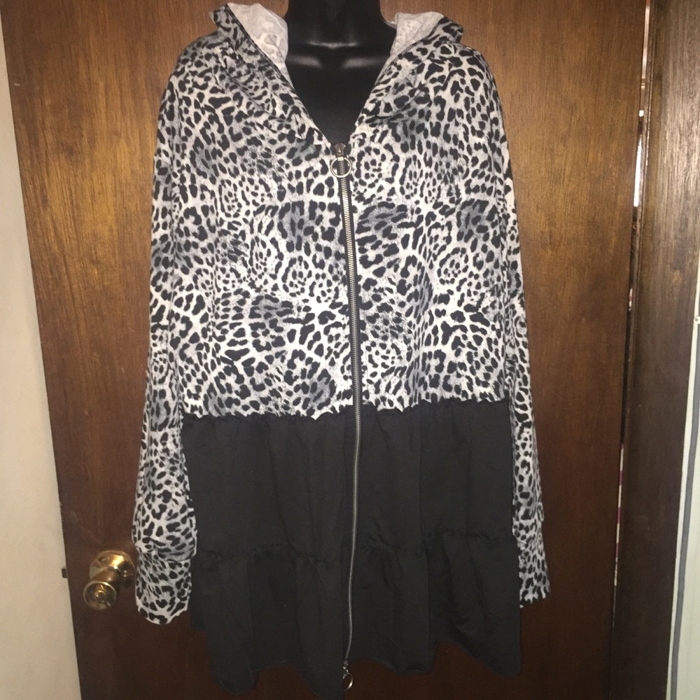 NWT plus size zip up hoodie